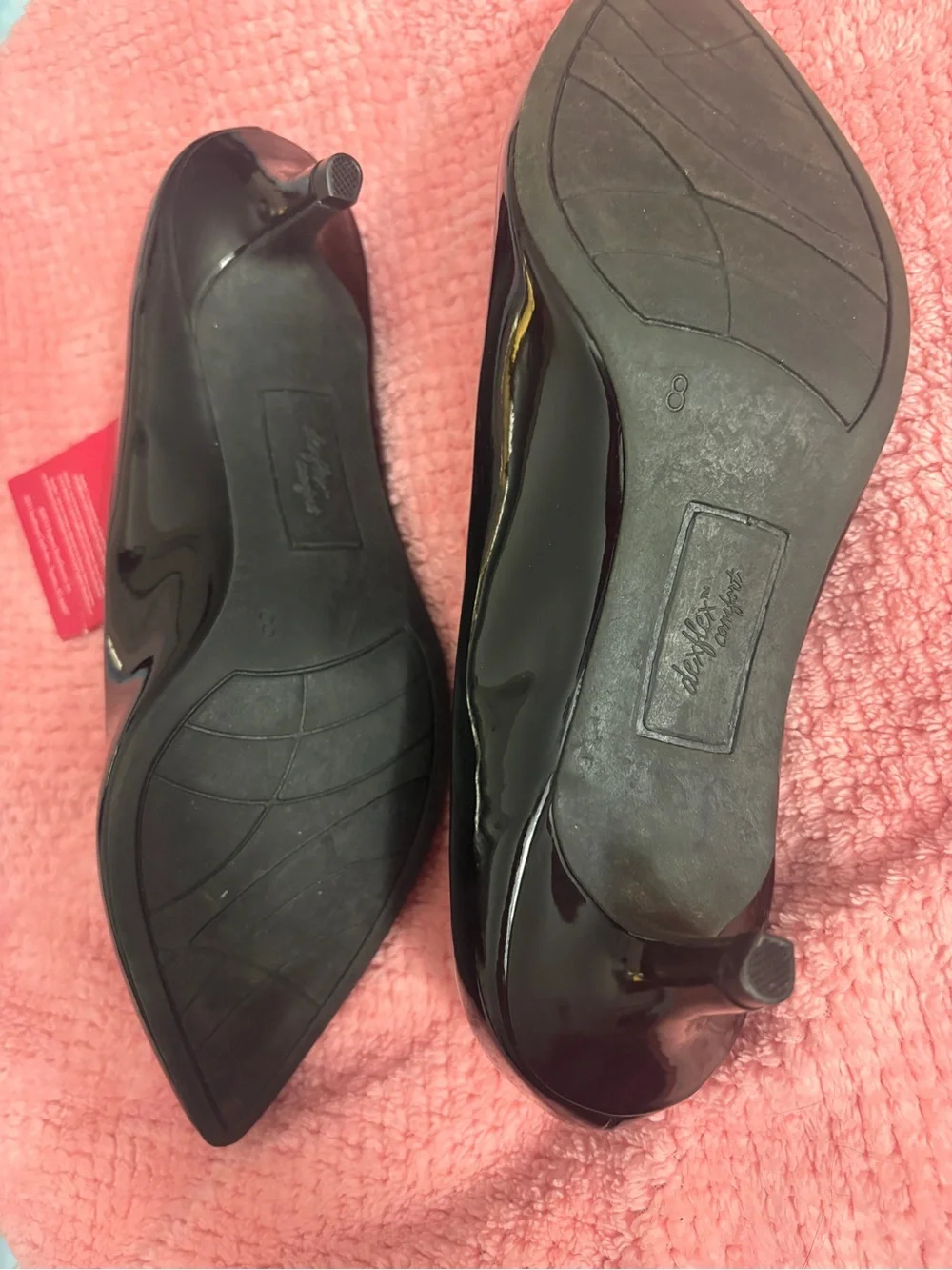 dexflex comfort Women's Black Patent Pointed Toe Pumps